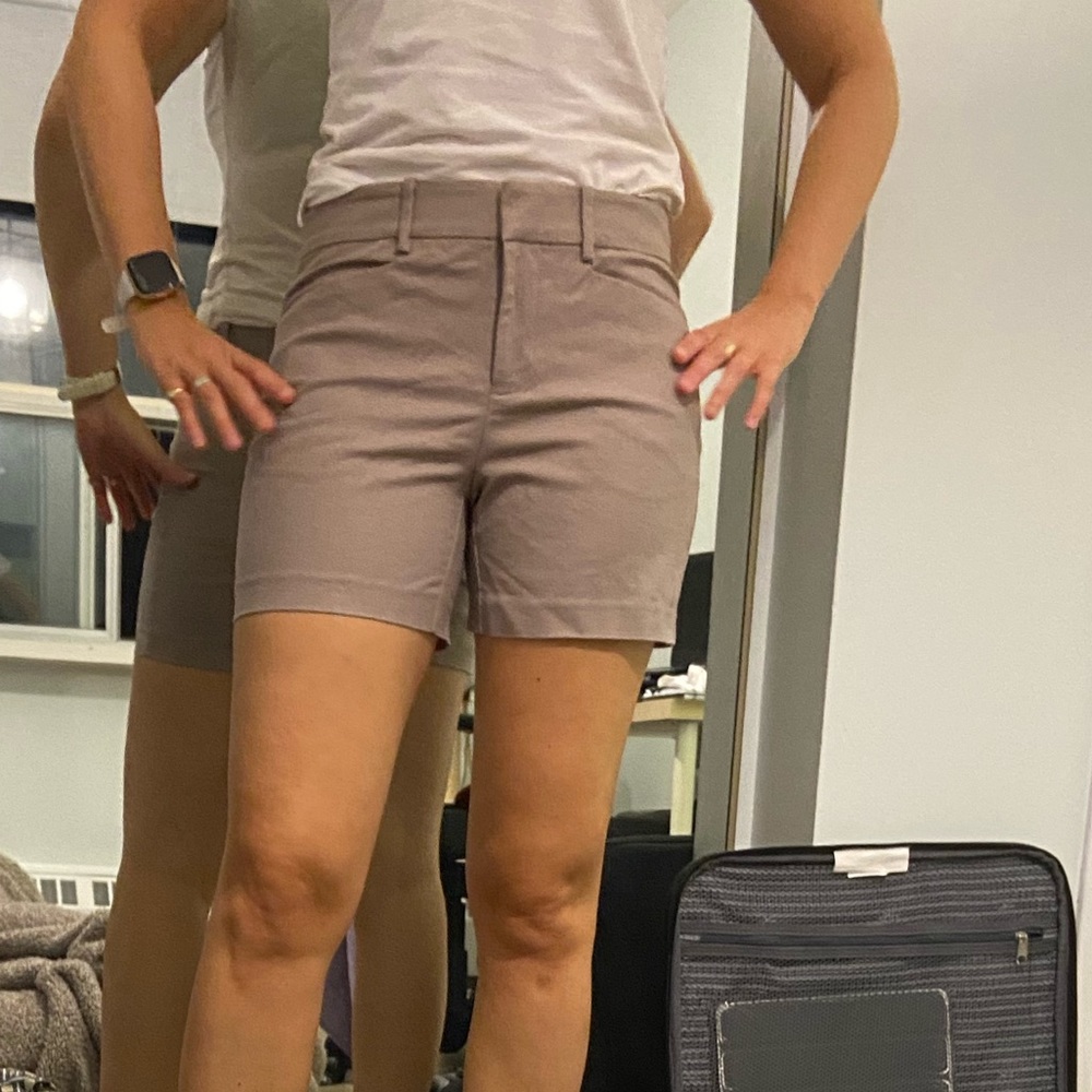 Lord+Taylor “mom shorts” Size 2